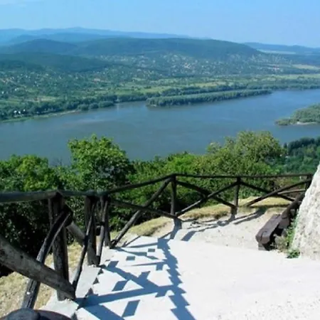 Dunakavics Apartman 2 * Zebegény