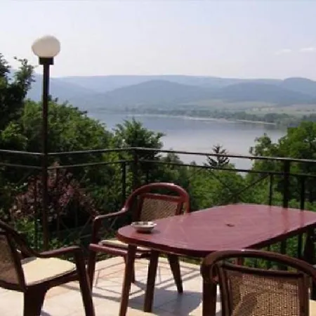 Dunakavics Apartman 2 * Zebegény